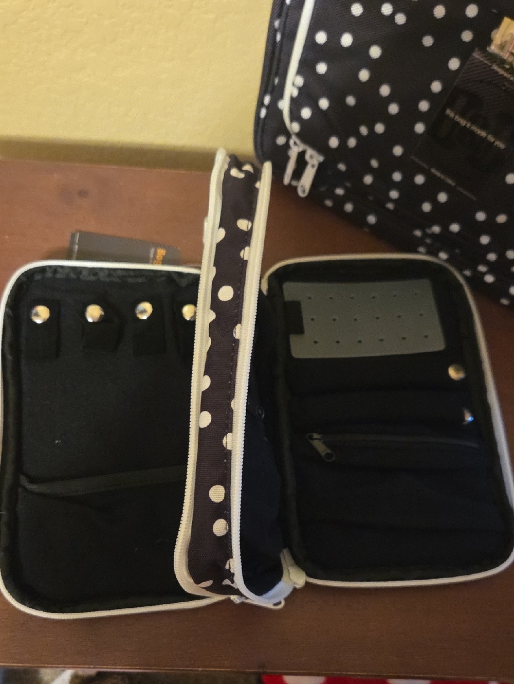 Travel Set - Picture 4 of 15